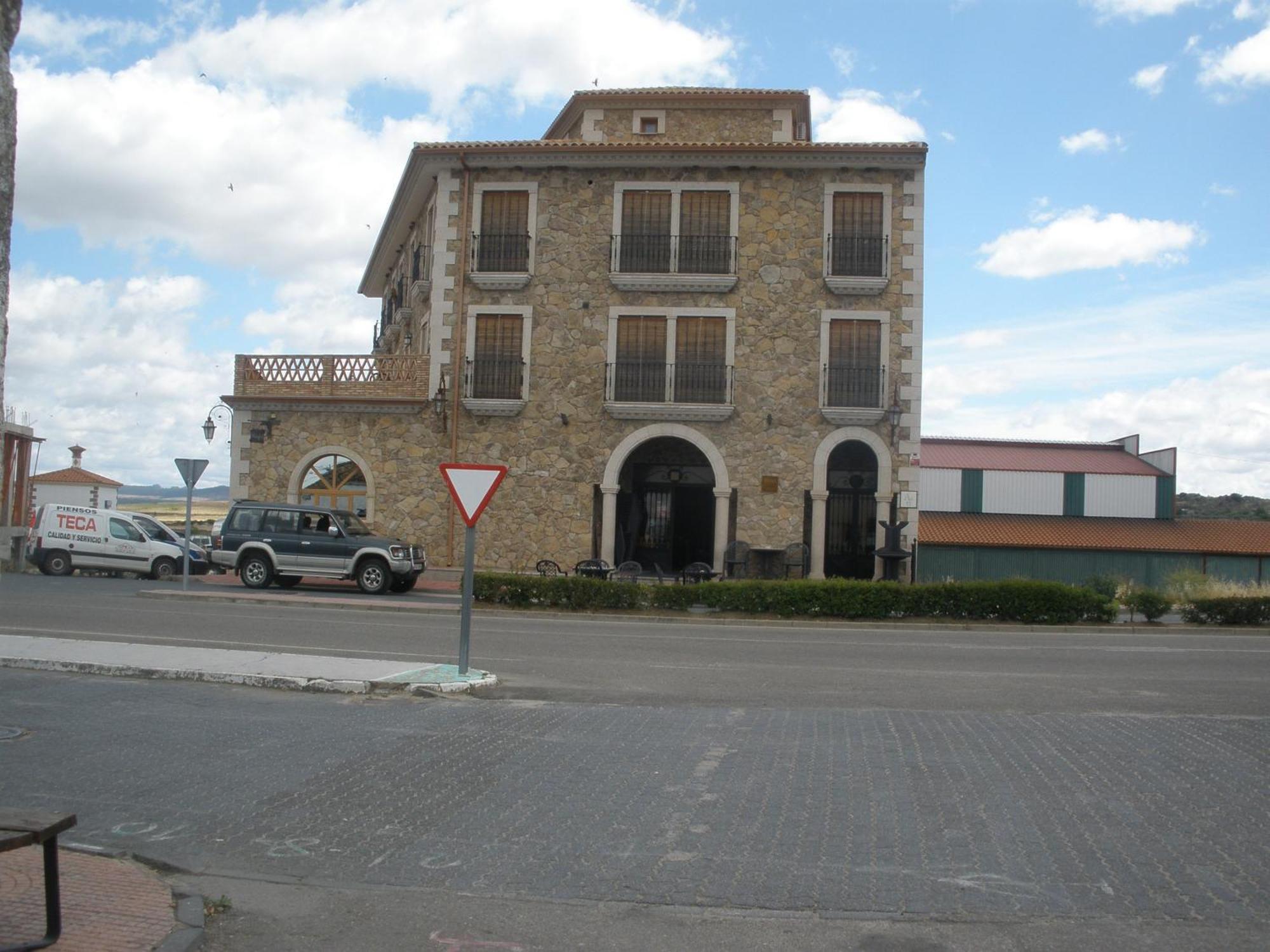 Complejo Penafiel Appartement Zarza La Mayor Buitenkant foto