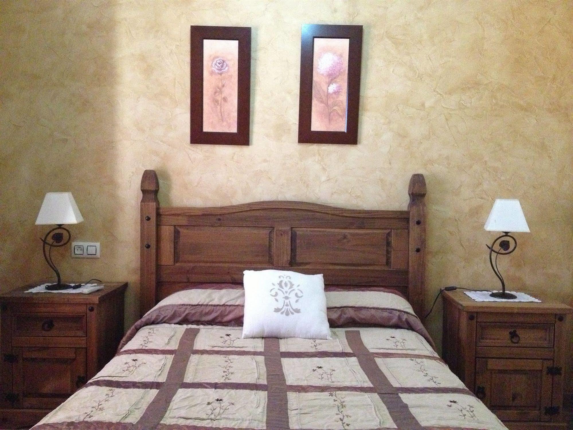 Complejo Penafiel Appartement Zarza La Mayor Buitenkant foto